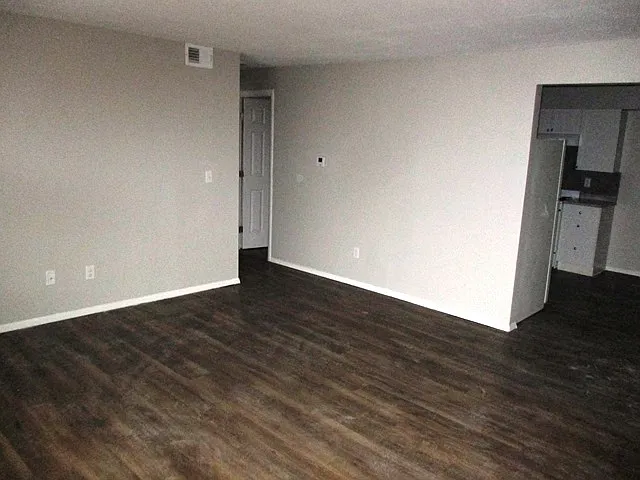 2204 Rainbow Ave — Photo 5