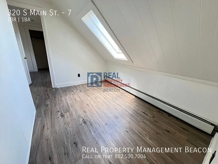 320 Main St #7 — Photo 2