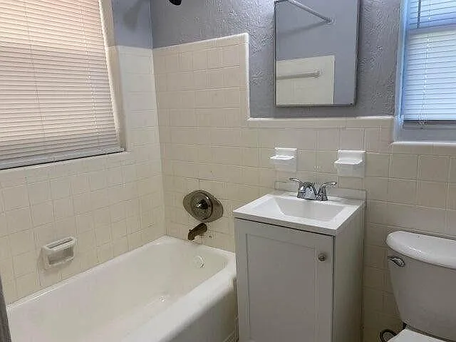 2 bed, 1.0 bath, 1100 sqft, $1,850 — Photo 3