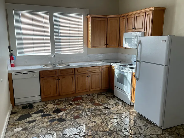 102 Bailey Avenue - 1 — Photo 8