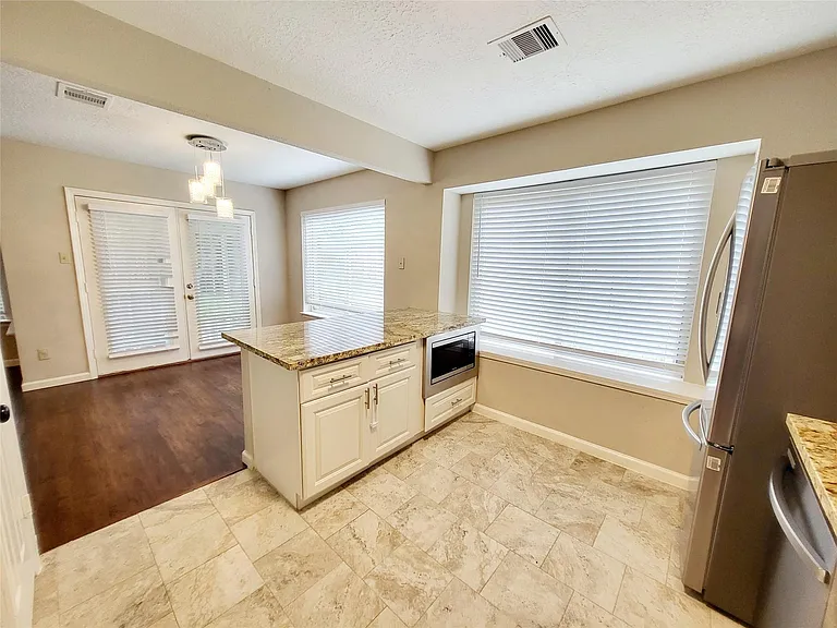 2711 S Brompton Dr — Photo 7