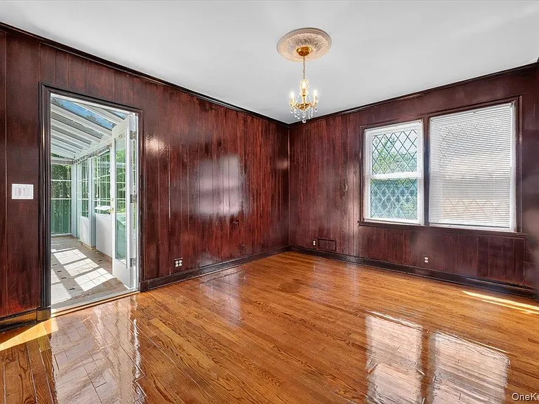 1155 Webster Ave — Photo 16