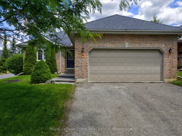 1742 Ravenwood Dr #402, Peterborough, ON K9K 2R6