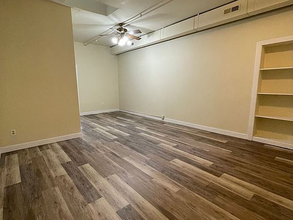 4th image of 300 N Madison St #B