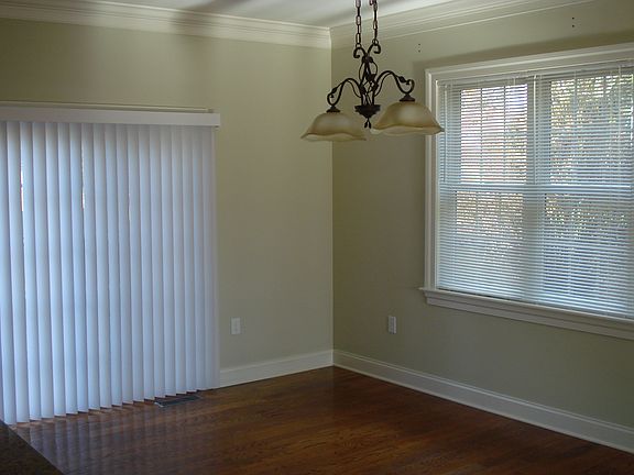 5th image of 145 E Charlotte St