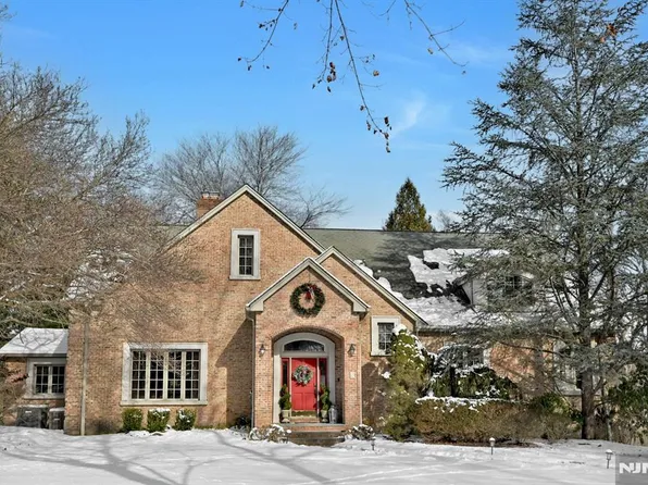 9 Ripplewood Dr, Upper Saddle River, NJ 07458