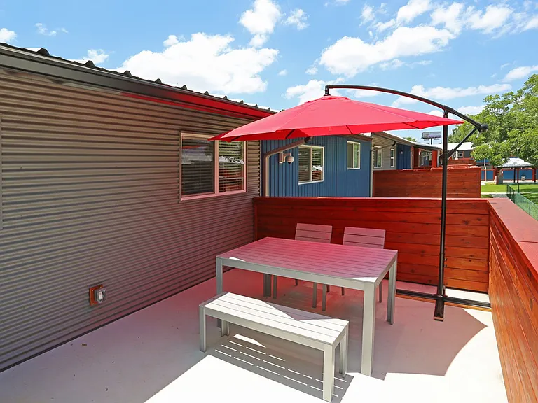 Axiom Apartments — Photo 44