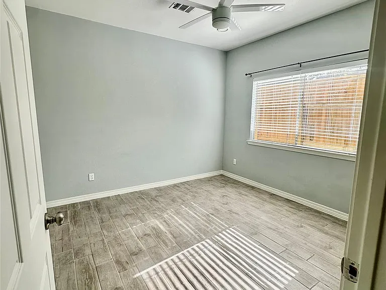 12625 Memorial Dr #20 — Photo 17