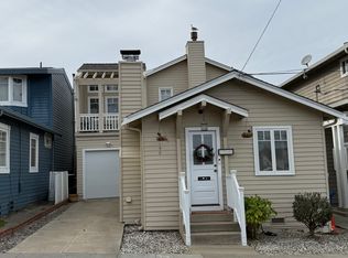 150 10th St, Pacific Grove, CA 93950