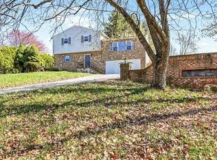 100 Hemlock Ln, Etters, PA