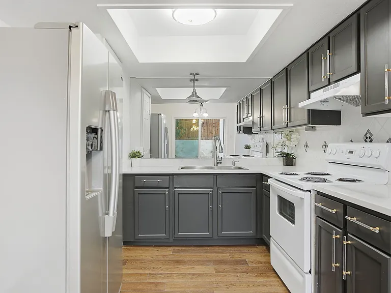 8112 Scottshill — Photo 7