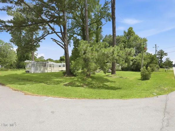 100 Hickory Hills Court, New Bern, NC 28560