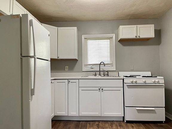4th image of 3646 Newton Ave N
