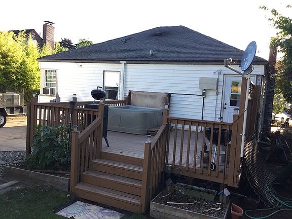 Deck Hot tub