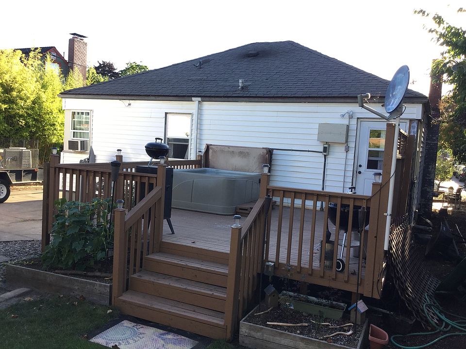 Deck Hot tub
