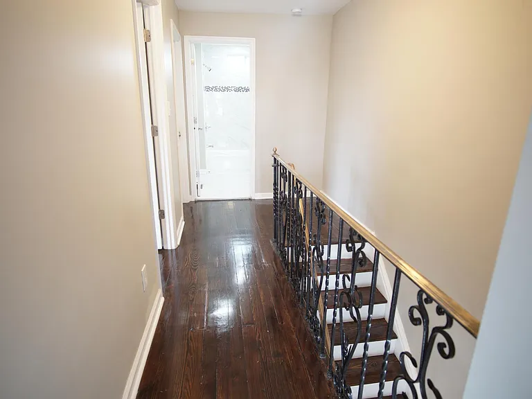 2601 S 62nd St — Photo 7