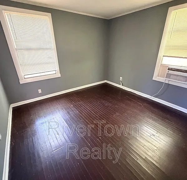 2718 Windsor Pkwy — Photo 11