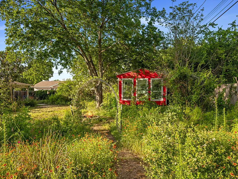 3811 Byron Dr — Photo 24