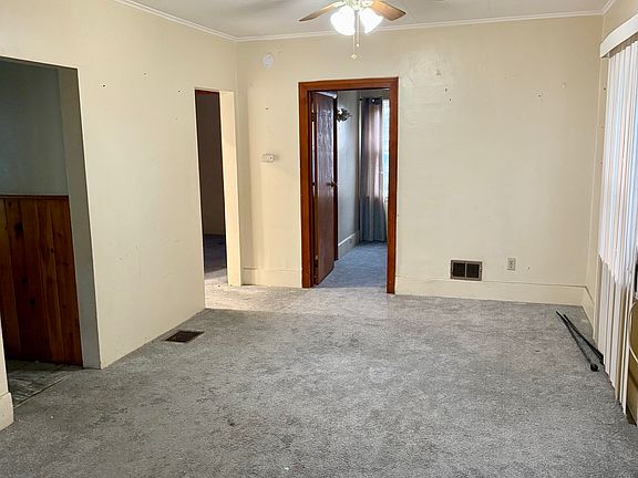 4th image of 85 Royal Ave