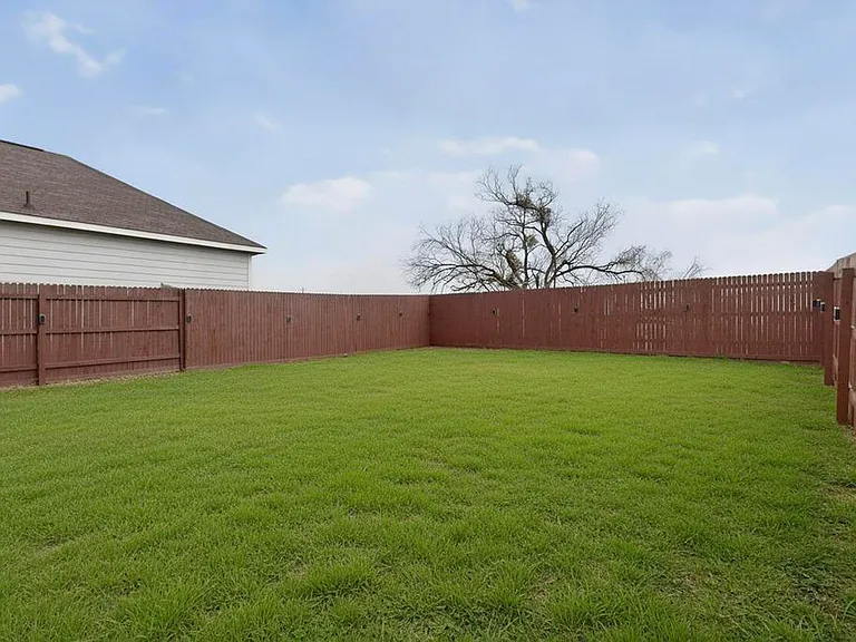 10422 Green Lake Dr — Photo 37