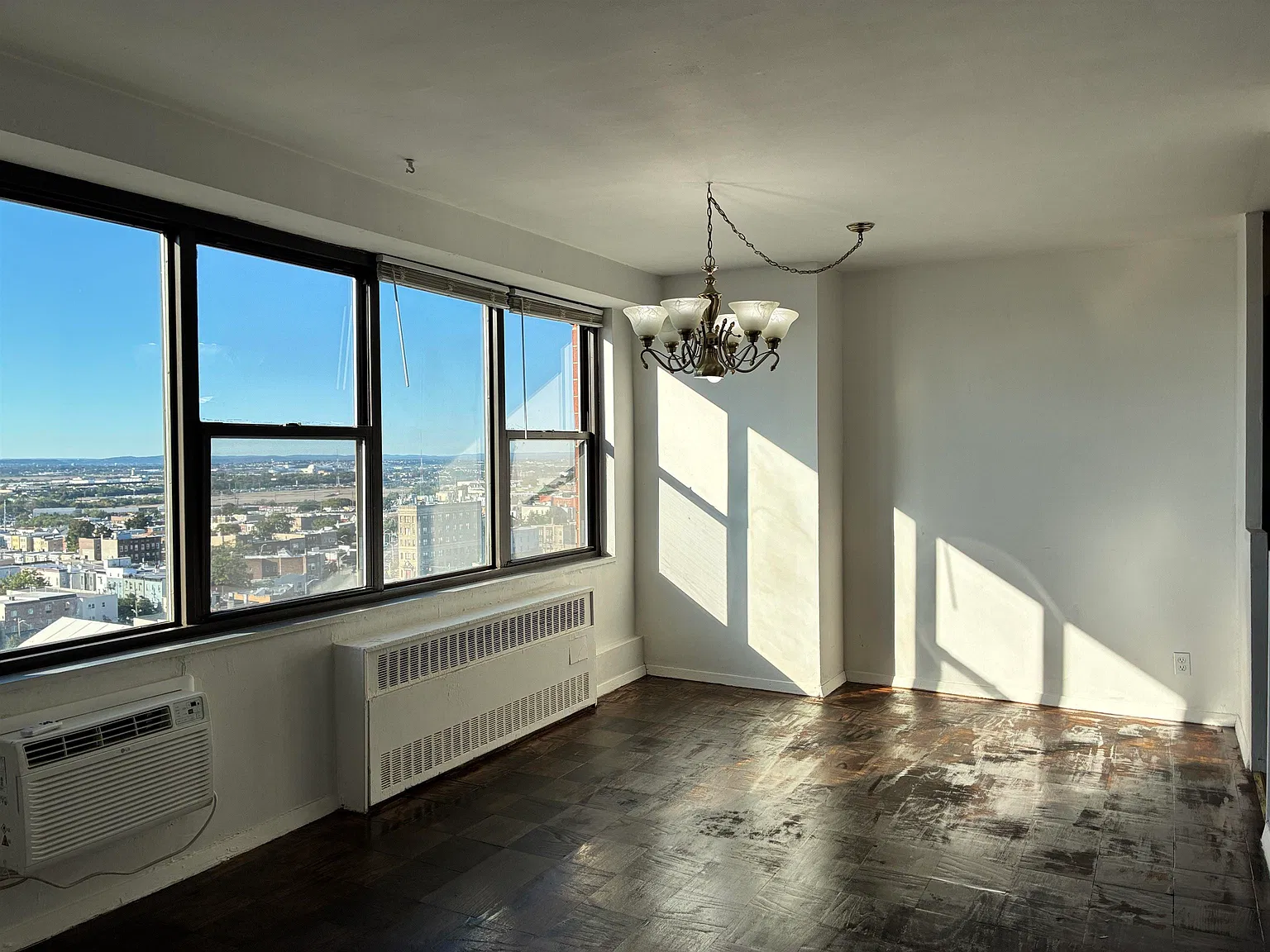 Lenox Condominium — Photo 4