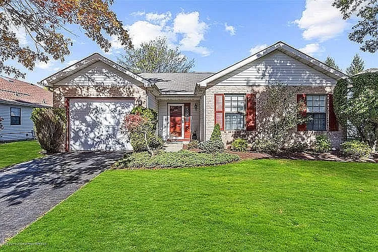 23 Hansom Ln photo 1
