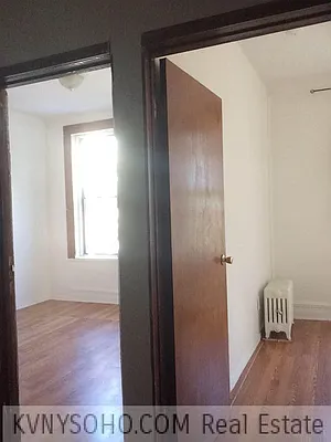 Rented by KVNY Soho | media 30