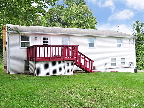 5th image of 13 Pleasant View Ave