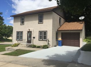 104 E University St, Owatonna, MN 55060