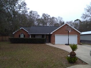 27044 Country Dr, Hilliard, FL 32046