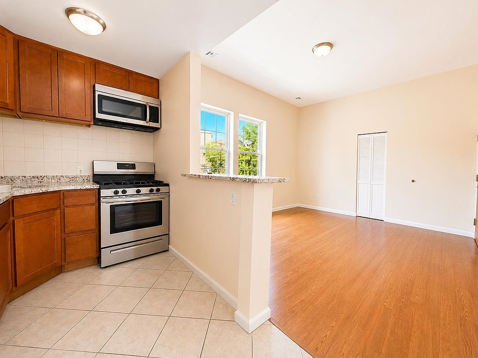1st image of 86 E 21st St APT 4