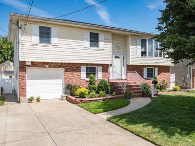 60 Vermont Avenue, Oceanside, NY, 11572