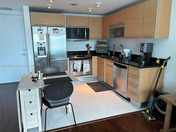 4th image of 951 Brickell Ave APT 2509