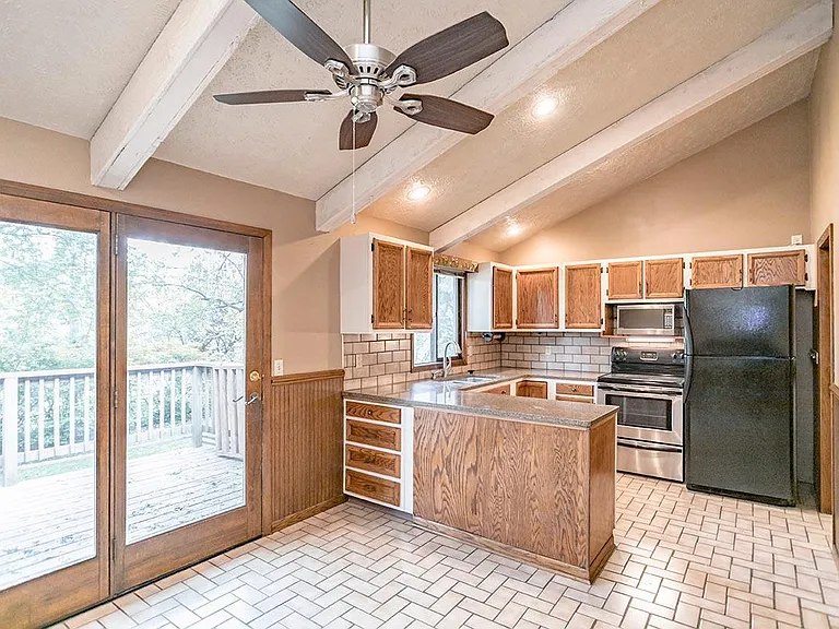 4010 Teri Ln — Photo 5