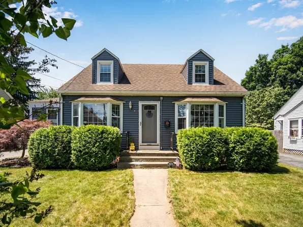 24 Thornton St, Springfield, MA 01104