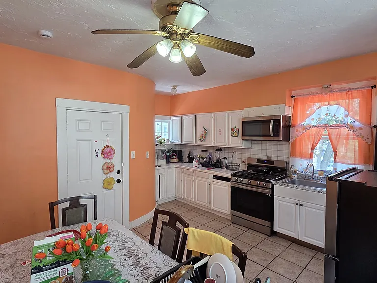 31 N Common St #2 — Photo 12