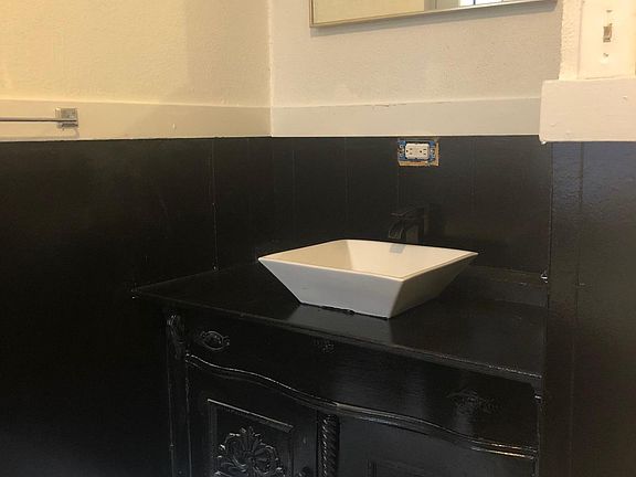 4th image of 1791 W 52nd St #2