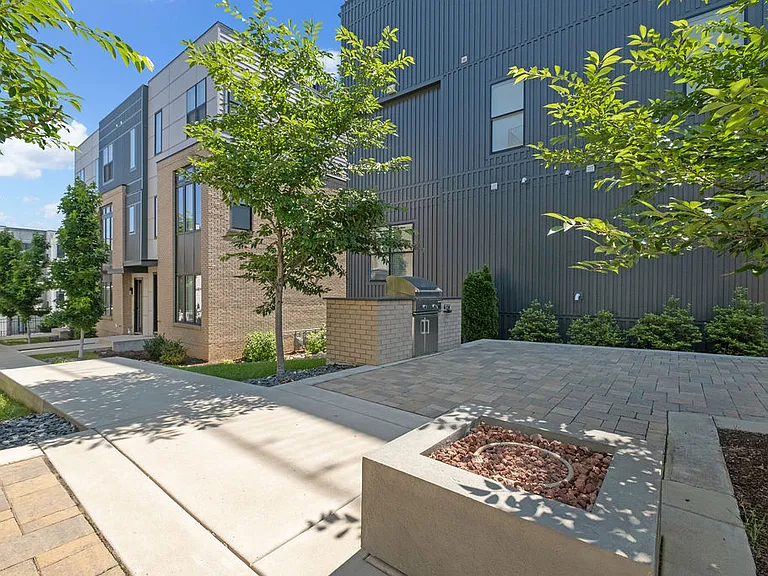 608 Hagan St — Photo 31