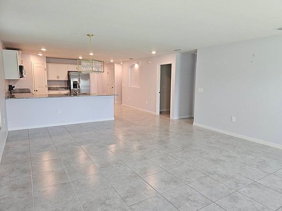 5th image of 1408 NW 10th St