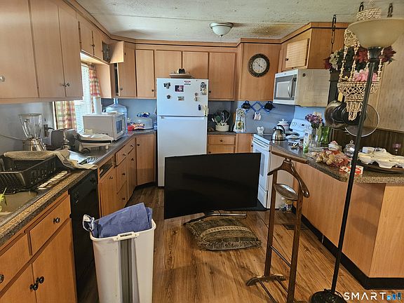 4th image of 482 Broad Street LOT 52
