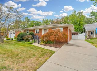 11188 Kennebec Ave, Allen Park, MI 48101