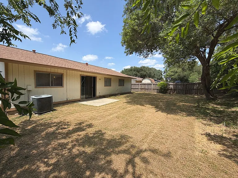 5263 Charolais Dr — Photo 15
