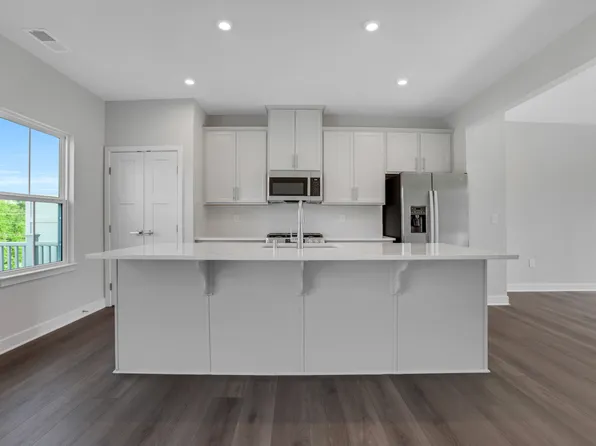 978 Sugar Vista Cir, Sugar Hill, GA 30518