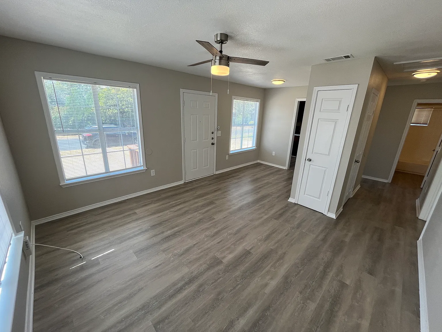 2 bed, 796 sqft, $1,600 — Photo 4