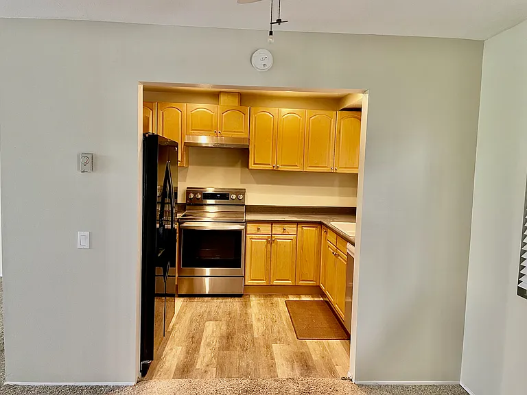2530 Clairemont Dr — Photo 14