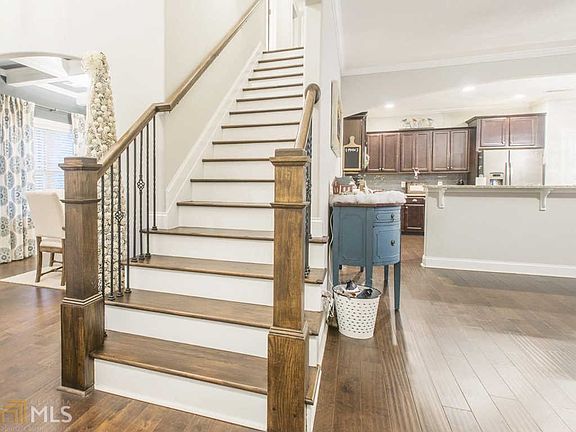 5th image of 129 Coldwater Creek Dr