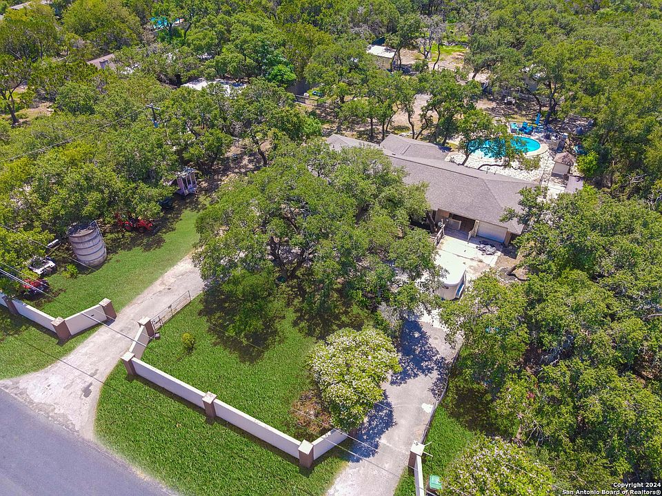 1st image of 3780 BECKWOOD DR