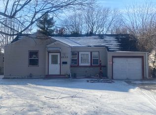 2233 N Delaware Ave, Springfield, MO 65803
