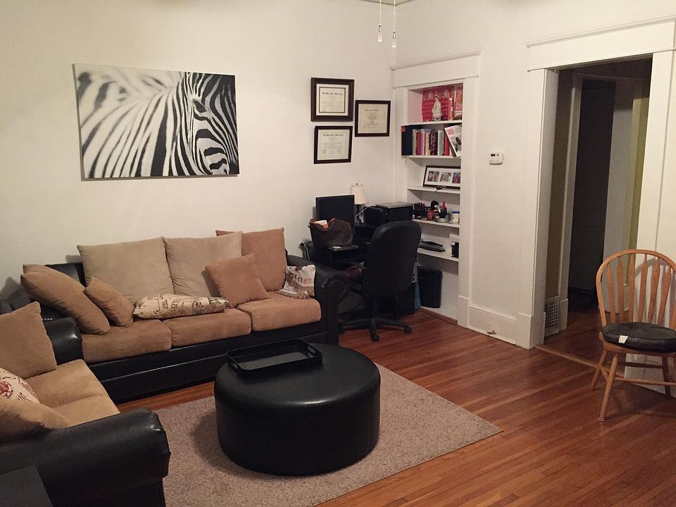 2nd image of 1168 Orme Cir NE