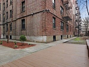 4th image of 221 E 18th St APT 2E